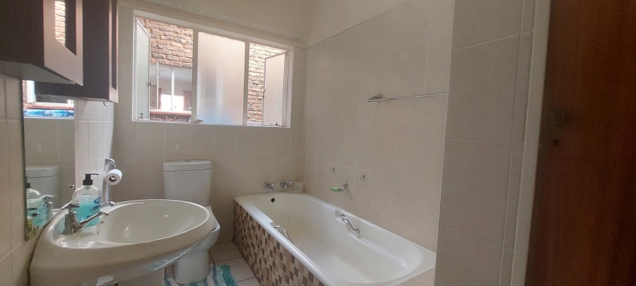 3 Bedroom Property for Sale in Protea Park North West